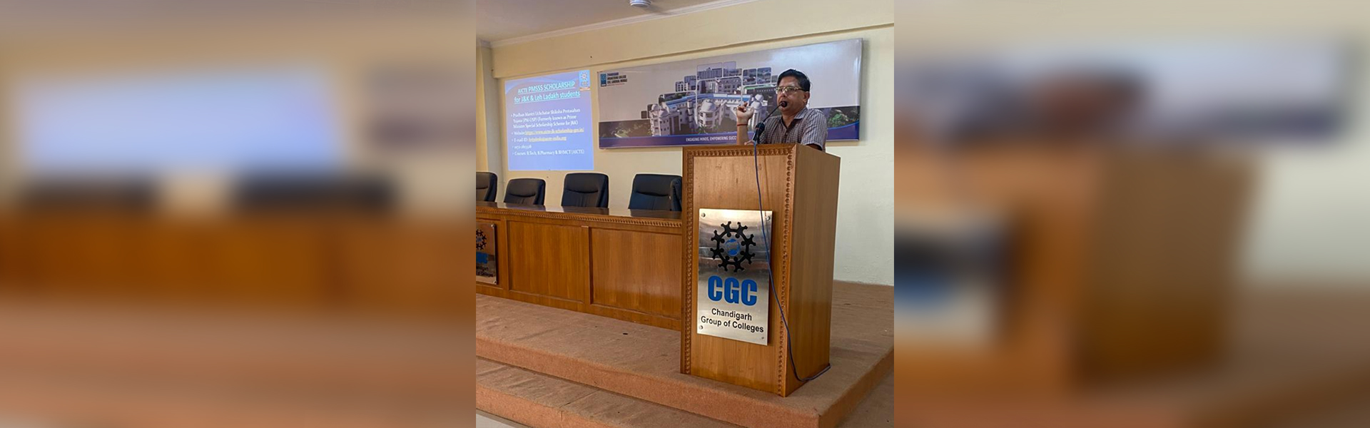 CGC Landran’s Joint Registrar Interacted with the Freshers during SIP 2024 